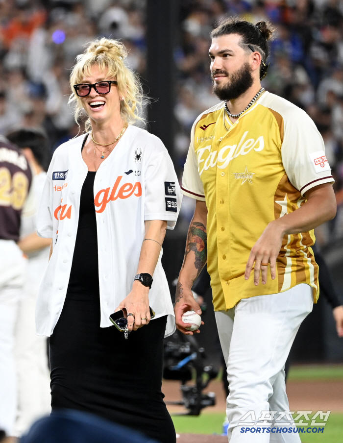  Ponce and his wife at the All-Star Game