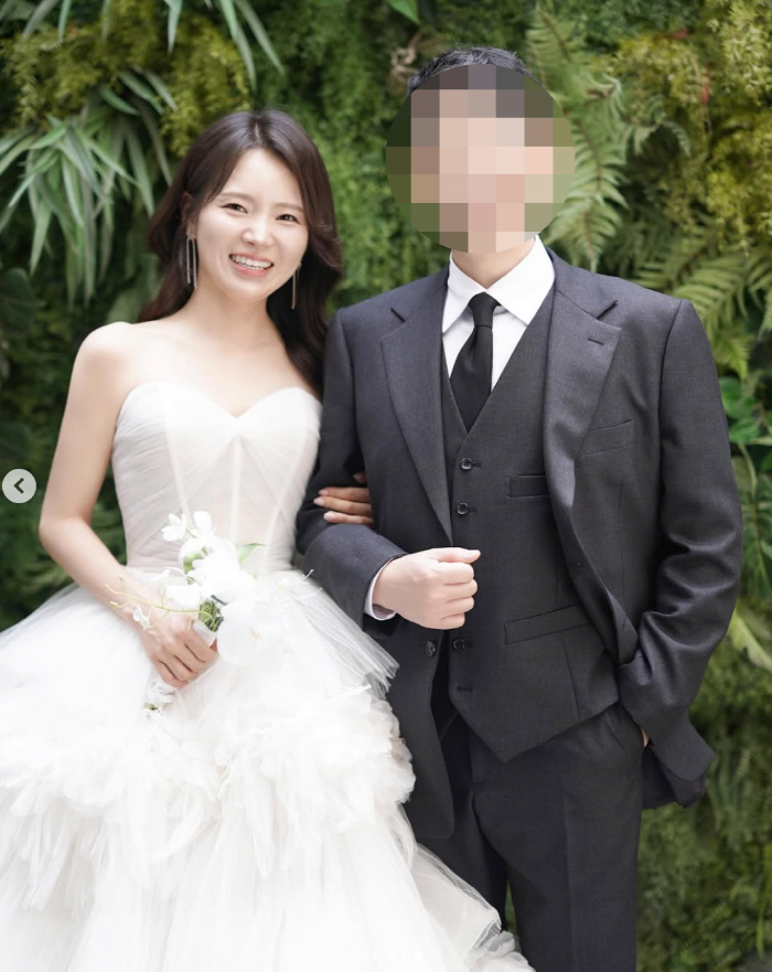 Young-sook, the 19th generation of Mosol, will meet after a long wait for a surprise wedding announcement, and live happily