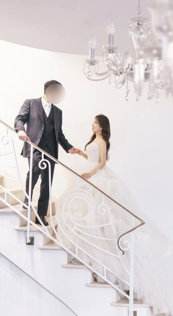 Young-sook, the 19th generation of Mosol, will meet after a long wait for a surprise wedding announcement, and live happily