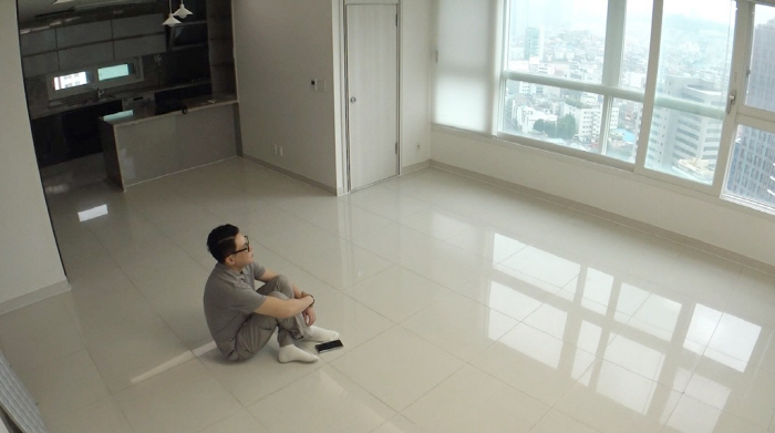 Lee Sang-min, who was born in the same year of marriage, reveals for the first time a newlywed house broadcast