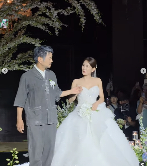 Ahn Young-mi and Kim Jun-ho ♥ Kim Ji-min's wedding guest. I'm so pretty