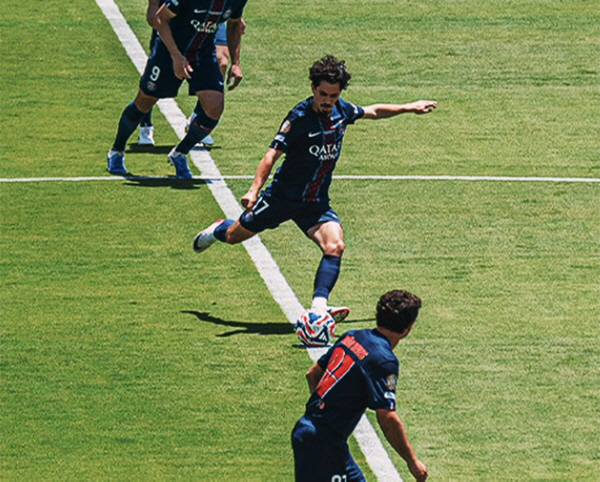 As soon as the game started, the crazy kickoff tactic that could come from far away, the strongest PSG is different