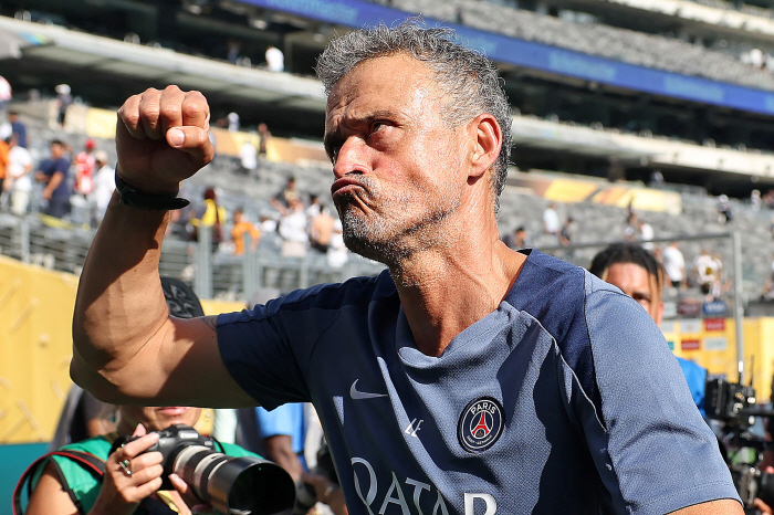 As soon as the game started, the crazy kickoff tactic that could come from far away, the strongest PSG is different