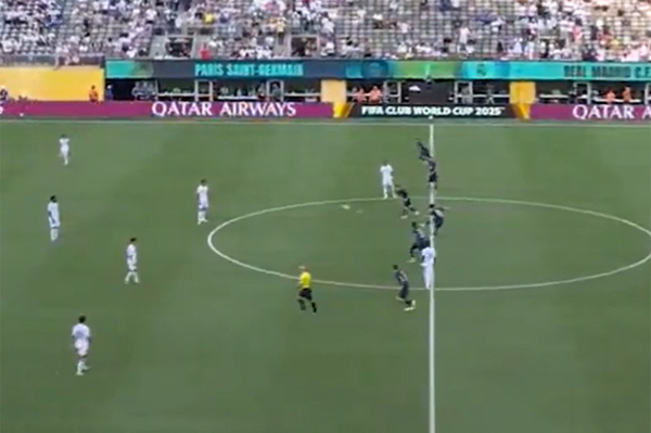 As soon as the game started, the crazy kickoff tactic that could come from far away, the strongest PSG is different