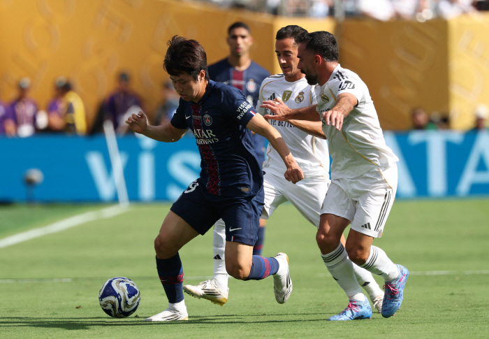 As soon as the game started, the crazy kickoff tactic that could come from far away, the strongest PSG is different