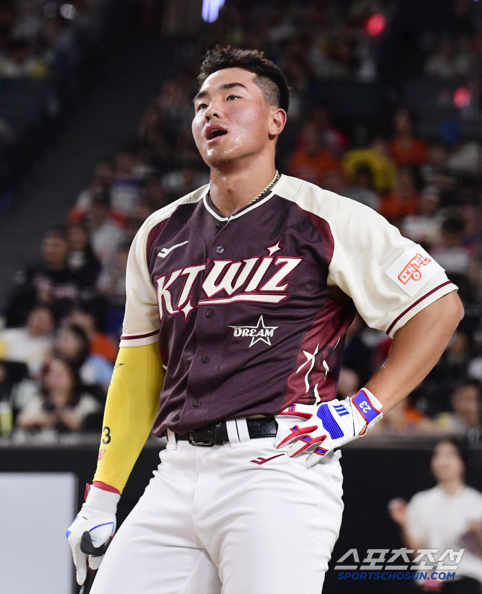 Do you happen to have a foreign ancestor?The batting machine and the home run king all admired! He also predicted the best hitter in the second half of the year