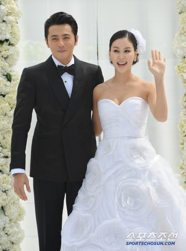 Jang Dong-gun ♥ Ko So-young reveals her wedding dress, which is the only one in the 20 million won range, in a colorful style (that is, Ko So-young)