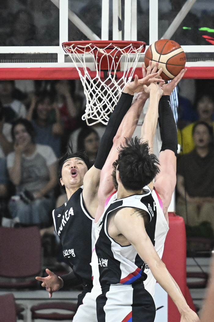  Lee Jung-hyun, Hyun-joong's national team, one-two punch, perfect domination of the destination.  Basketball, 2 consecutive defeats. Team chemistry  strong activity. I still have homework