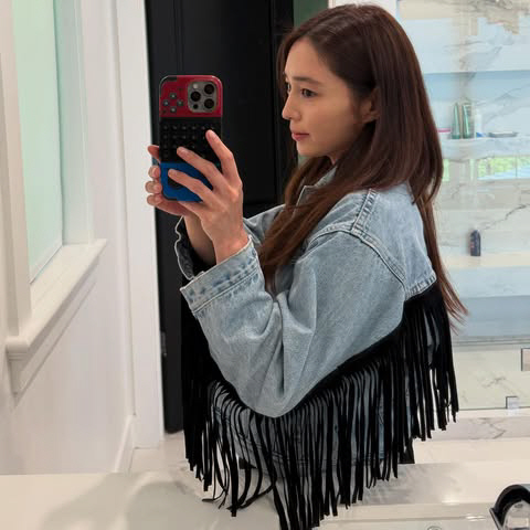  Where is Lee Byungheon? Lee Min-jung, who went on a trip to LA, exploded in beauty next to Jaws