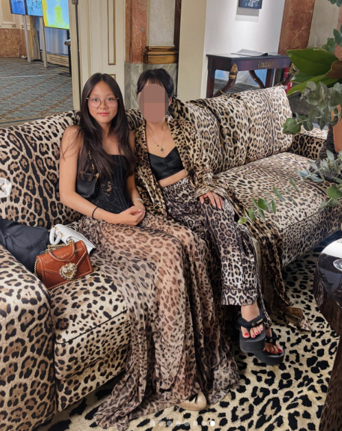 173cm Yanoshiho Chusarang, see-through leopard print look  full me cup glasses