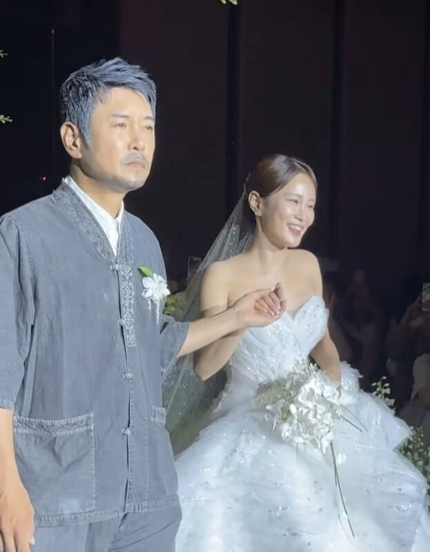  Instead, hold Kim Daehee's hand...Married Kim Ji-min, ♥ Kim Joon-ho and comedian No. 25 couple