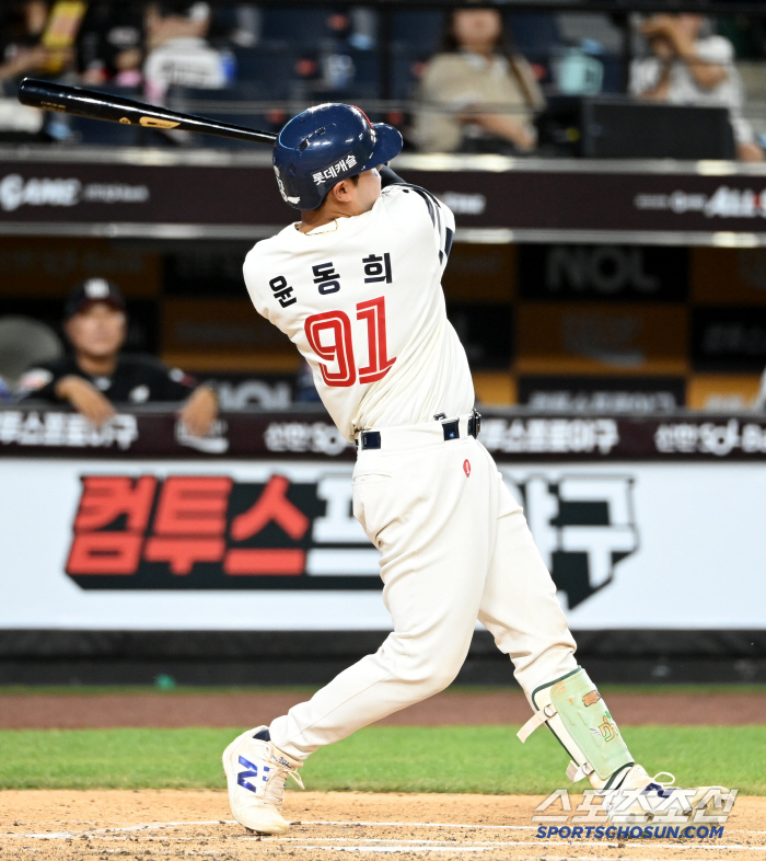 'Better than 19-year-old Yang Eui-ji.' The catcher-turned-head coach also admitted...Confessing your true fan's heart, I'll go to Lotte PS
