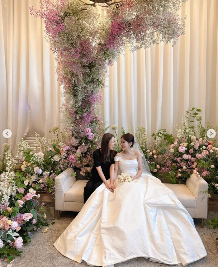 A bride-to-be, Shinji, has become a guest of abuse..Kim Ji Min brags about his handsome face at the wedding