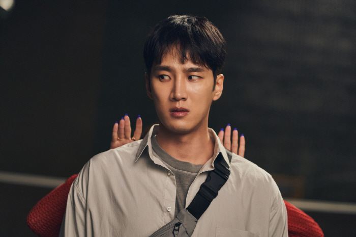 The devil moved in Ahn Bo-hyun and Lim Yoon-ah's big chemistry..I took off my charisma and wore a puppy-like look