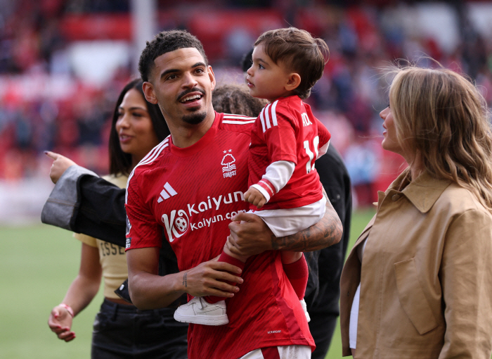 First ordeal Frank, what should I do? Nottingham finally files a complaint against Tottenham → Return to Gibbs White training...It's only a matter of time, but until the investigation, transfer all stops
