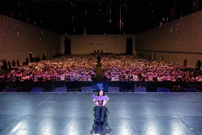 Han Sohee Kicks Off First World Tour Fan Meeting in Bangkok with Emotional Moments