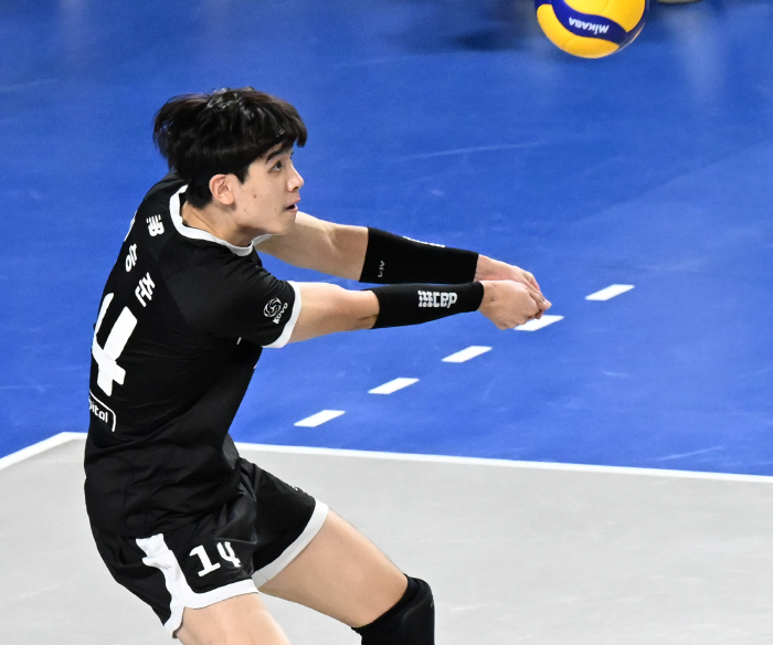 It's the most popular? A Korean Wave star in volleyball?More than when I'm in a bad condition, I'll show you a better side