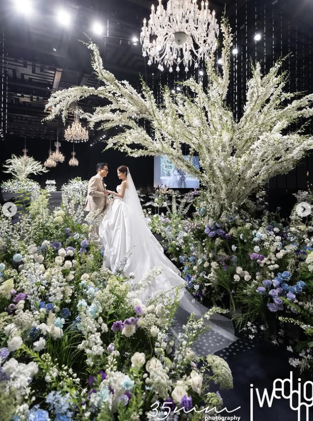 Kim Jun-ho ♥ Kim Ji-min, the 25th couple...'Tears, Laughter, and Chant' is the best wedding ceremony ever