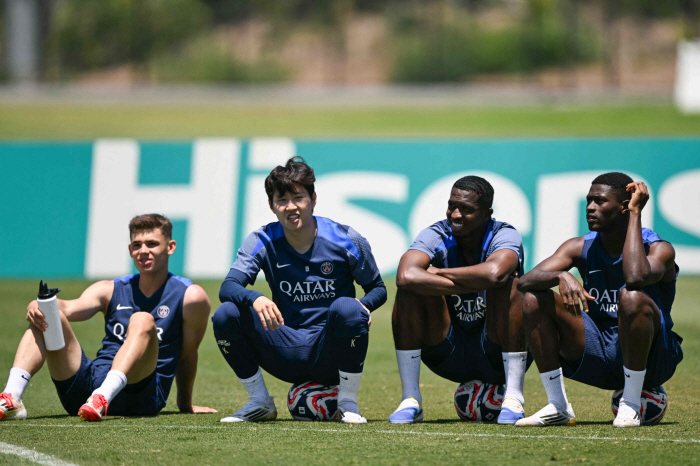 Lee Kangin is shocked! PSG's departure → Manchester United's transfer is a reality...Naples, Saudi Arabia are also very interested