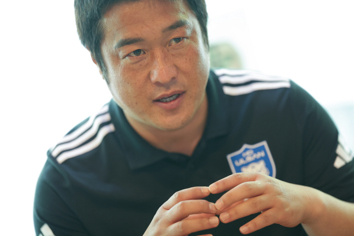The philosophy of Ulsan U18 coach Lee Seung-hyun in 2016 is attitude, the second is basic, and the third is challenge