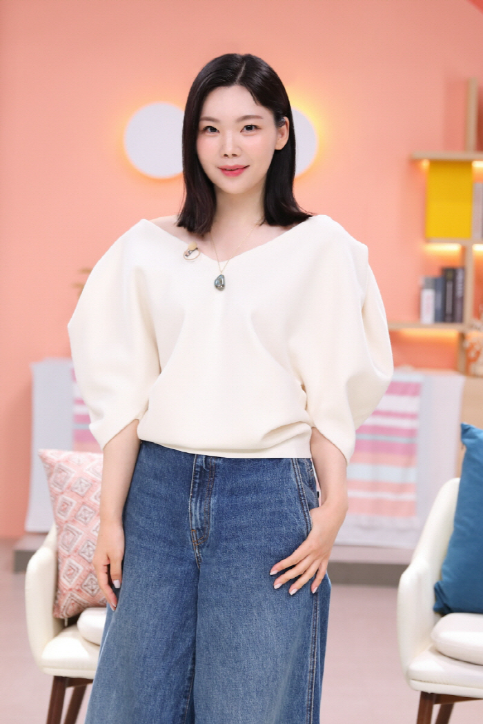  Lee Da-eun, the MC of 'Dol Singles 7', said, 'I'm worried about getting an offer...'Please hold Nam Gi's hand. It gave me a lot of strength.'