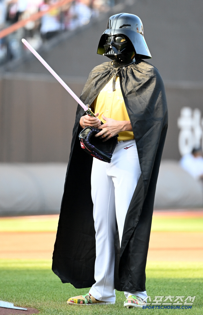 Respect for Living Legend in the All-Star Game...He's more than good. He's the best foreigner