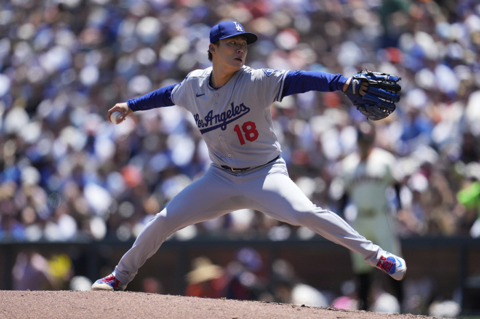Soft golf swing. Perfect  Lee Jung-hoo, who broke the splitter of Yamamoto's fear, is guaranteed to revive 0.324 in July