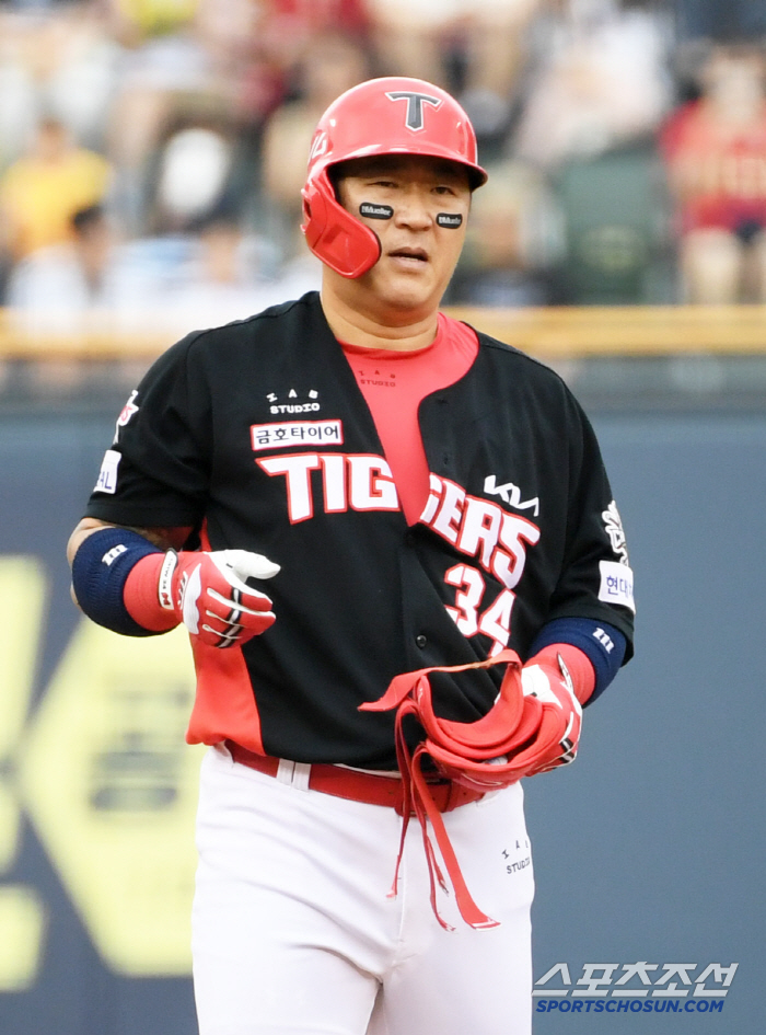 Thankfully, KIA's No. 1 hitter will play from the second half of the year…There's definitely no difference between the Hanwha games. 