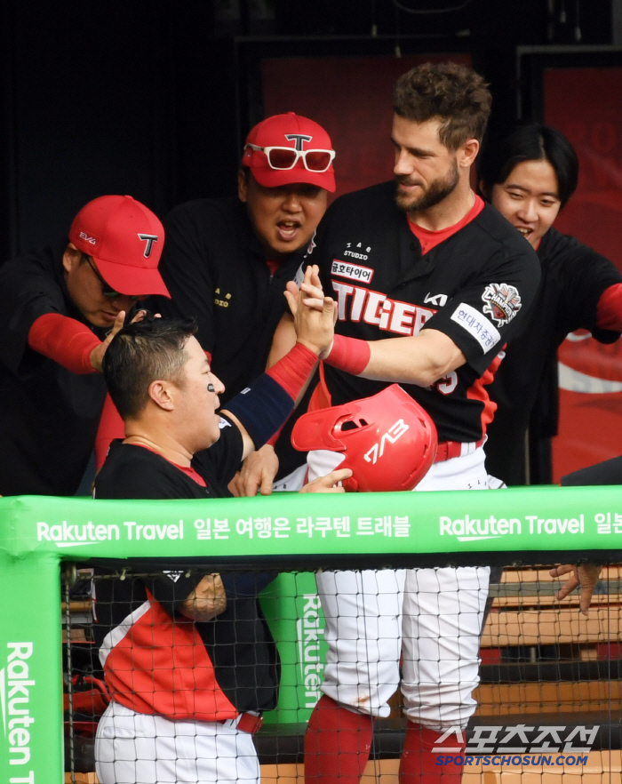 Thankfully, KIA's No. 1 hitter will play from the second half of the year…There's definitely no difference between the Hanwha games. 
