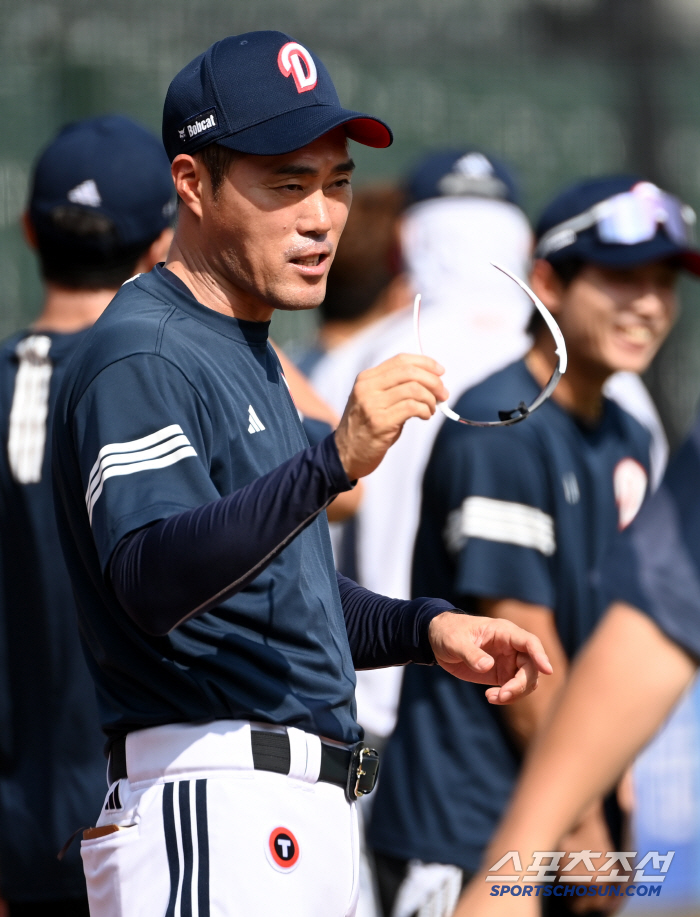 Who was the second baseman? Acting coach Cho Sung-hwan changes the generation of infielders in 1.5 months → How on earth did he do it