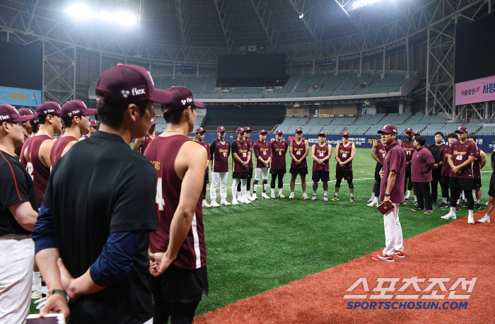 Acting head coach Seol Jong-jin's first word, 'I will aim for a 30% winning rate in the first half and a 50% goal with baseball in the second half.' 