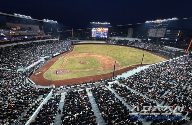 As a result, the number of seats that were occupied by Hanwha Eagles stood at 99.6 percent, with 730,000 seats and 3,041 empty seats. The number of spectators was higher than that of Kia Tigers