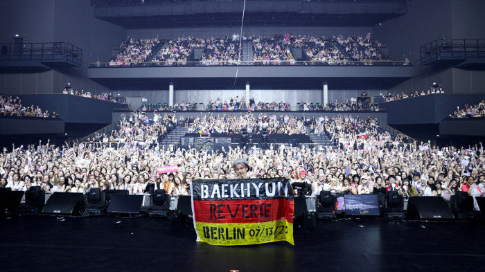 EXO’s Baekhyun Kicks Off First European Solo Tour with Sold-Out Berlin Concert