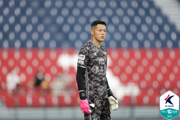  E-land in crisis, I've got it! GK Koo Sung-yoon from Kuk University was recruited in a surprise move