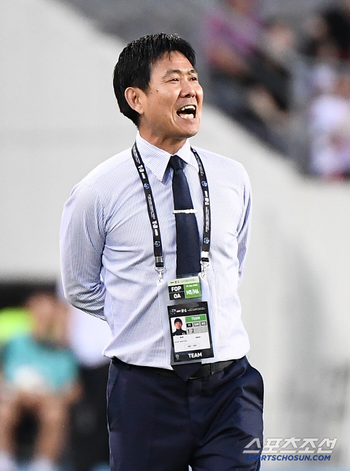 Hong Myung-bo, who lost a painful point after hitting the goalpost, finished behind 01...Jermain's 5th goal