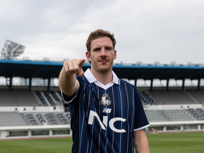 He added weight to the defense E-Land recruited Aaron, a central defender from K League 1 