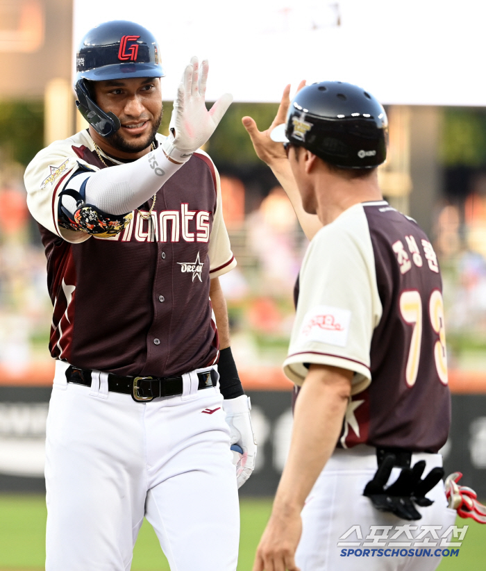 I want to use it next year, too! The coach's praise for the 197-hit, pace-oriented hitter 