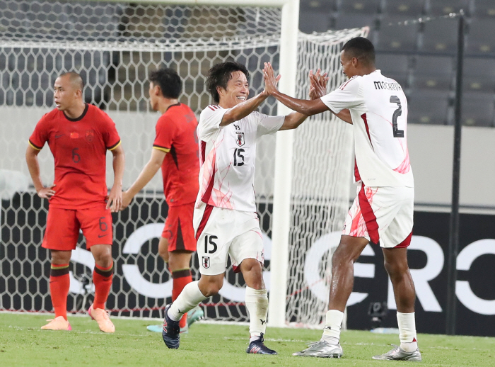 If you lose, you will win unconditionally, below the K-League. Everyone in the J-League emphasizes the battle of pride between Korea and Japan
