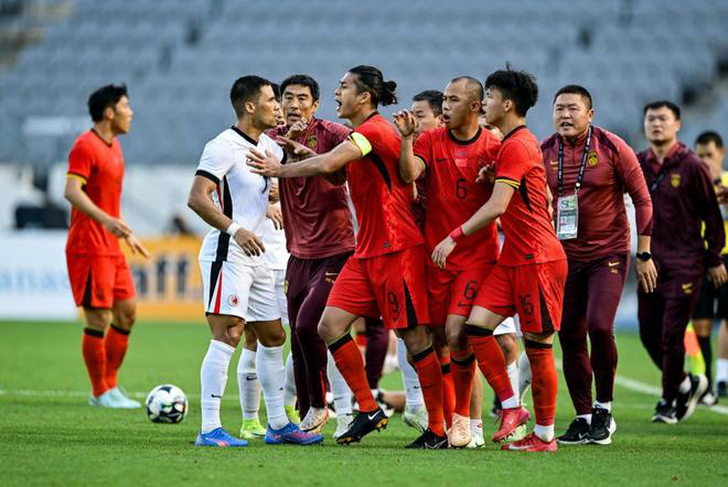 It's a good thing to do in Korea It's the same in China and Hong Kong. Shaolin soccer → Bam Bam Bam → Bench Clearing → A mess full of swear words
