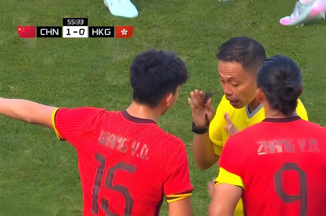 It's a good thing to do in Korea It's the same in China and Hong Kong. Shaolin soccer → Bam Bam Bam → Bench Clearing → A mess full of swear words
