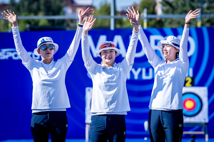 KANG CHAEYOUNG won 2 gold medals in archery, No. 1 overall in the 4th World Cup in 2025