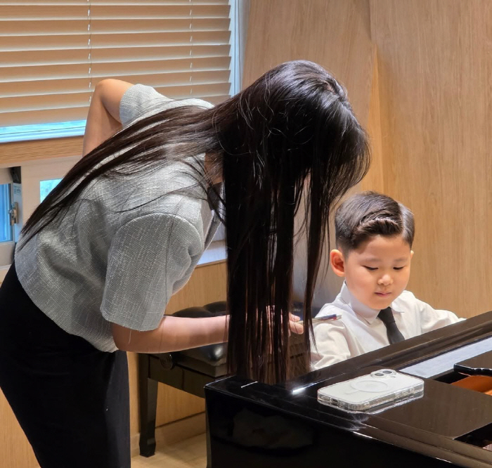 Kim Mi-yeon, 5 years old, was a piano prodigy. I'm proud of you for the grand prize at the first competition in 6 months