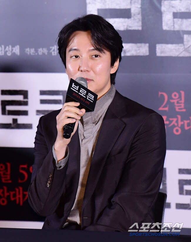Kim Nam-gil called Joo Jin-mo an older brother, but he gets criticized for being rude...I didn't know the age. (Salon drip 2)