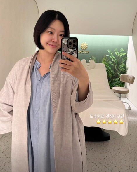 Lady Jane is two weeks into twins...Even if you become a mom, your beauty remains the same