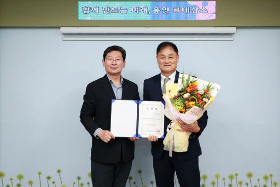  Minho Choi Yoon-gyeom, the first head coach of Yongin FC to promote the establishment of K League 2...After Cheongju, the baton of a new team