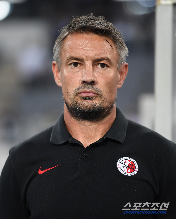  Hong Kong coach Ashley Westwood, the lowest in all three defeats, is a strong team ranked 94th in FIFA