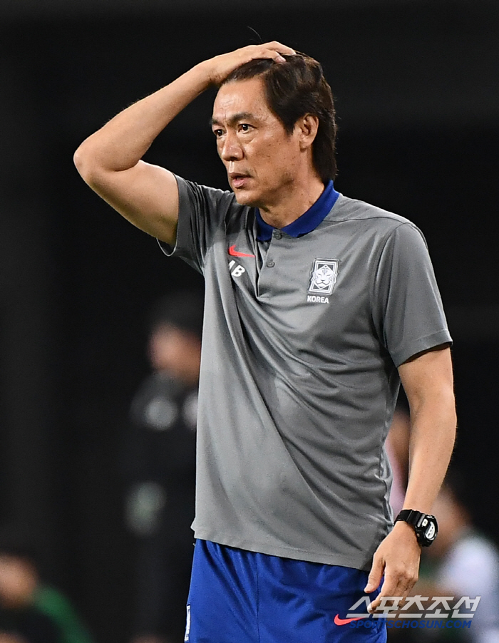 History of soccer disgrace → First 3 consecutive losses Hong Myung-bo's first loss tears, rival 01 stone loss...Japan to lose 2 consecutive East Asian Cups