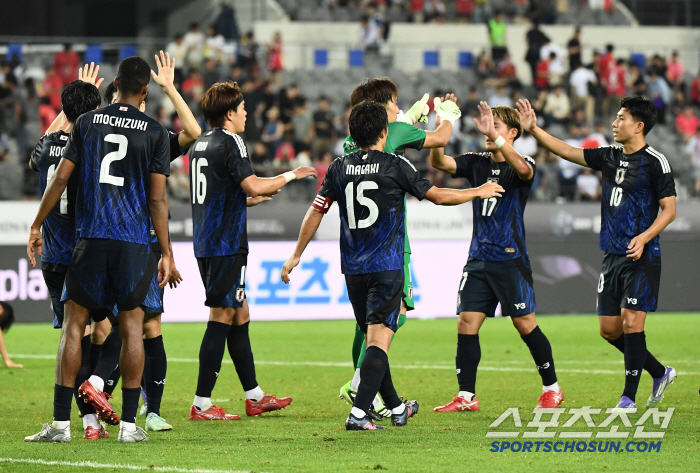  Japan beats Korea to win the East Asian Cup