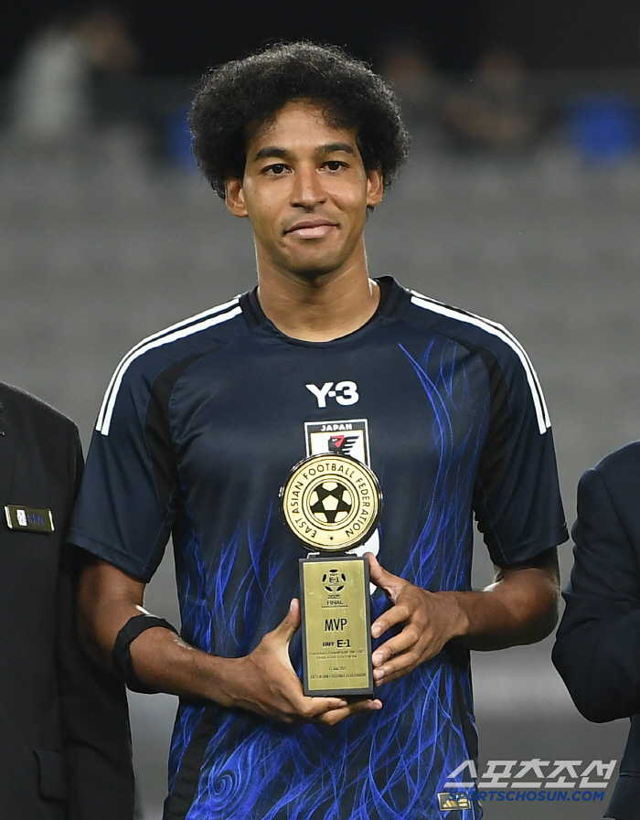 Ryo Jermain, MVP winner
