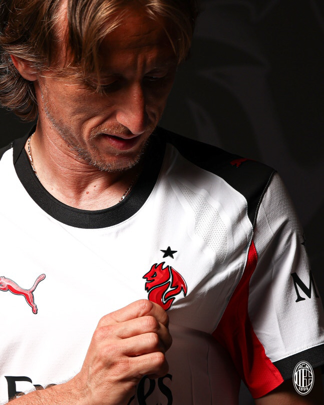 Real legend Modric starts huge challenge No. 14 for AC Milan transfer 11 contract